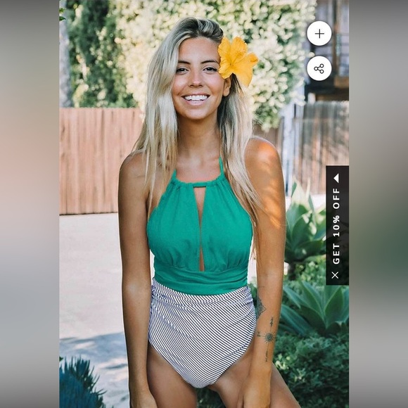 Cupshe medium swimsuit - Picture 3 of 3